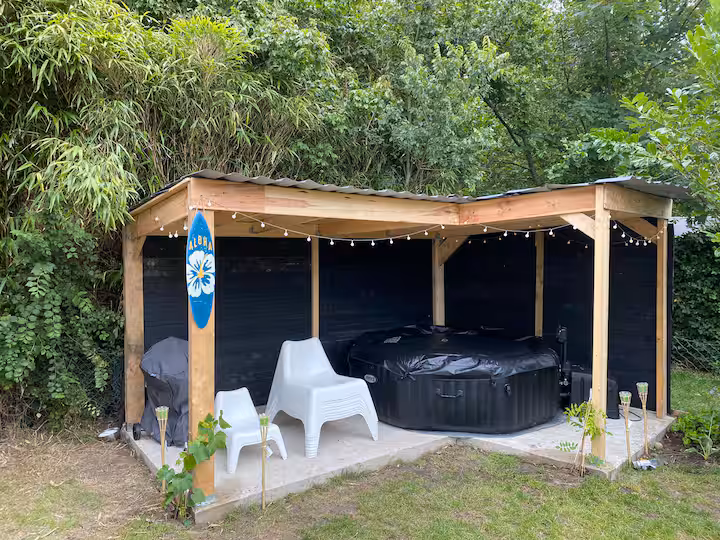Overdekte jacuzzi / hot tub